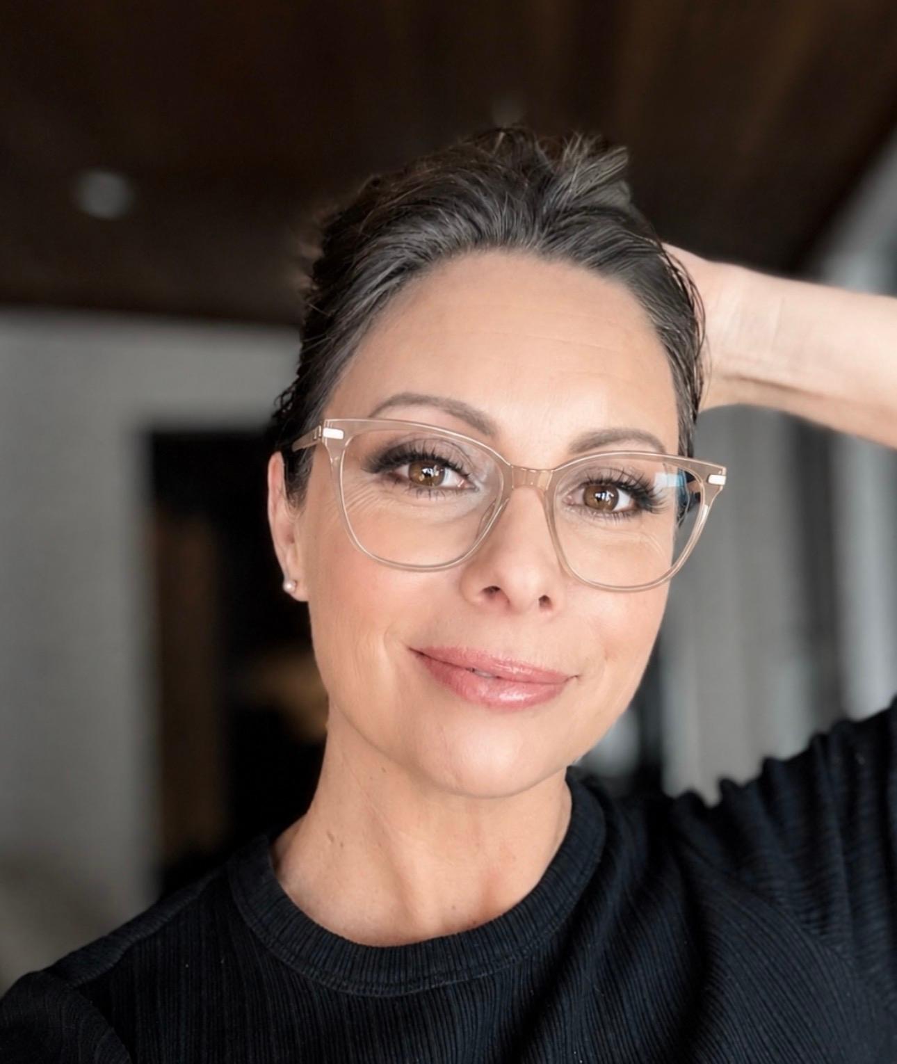 Rebecca — mobile makeup artist