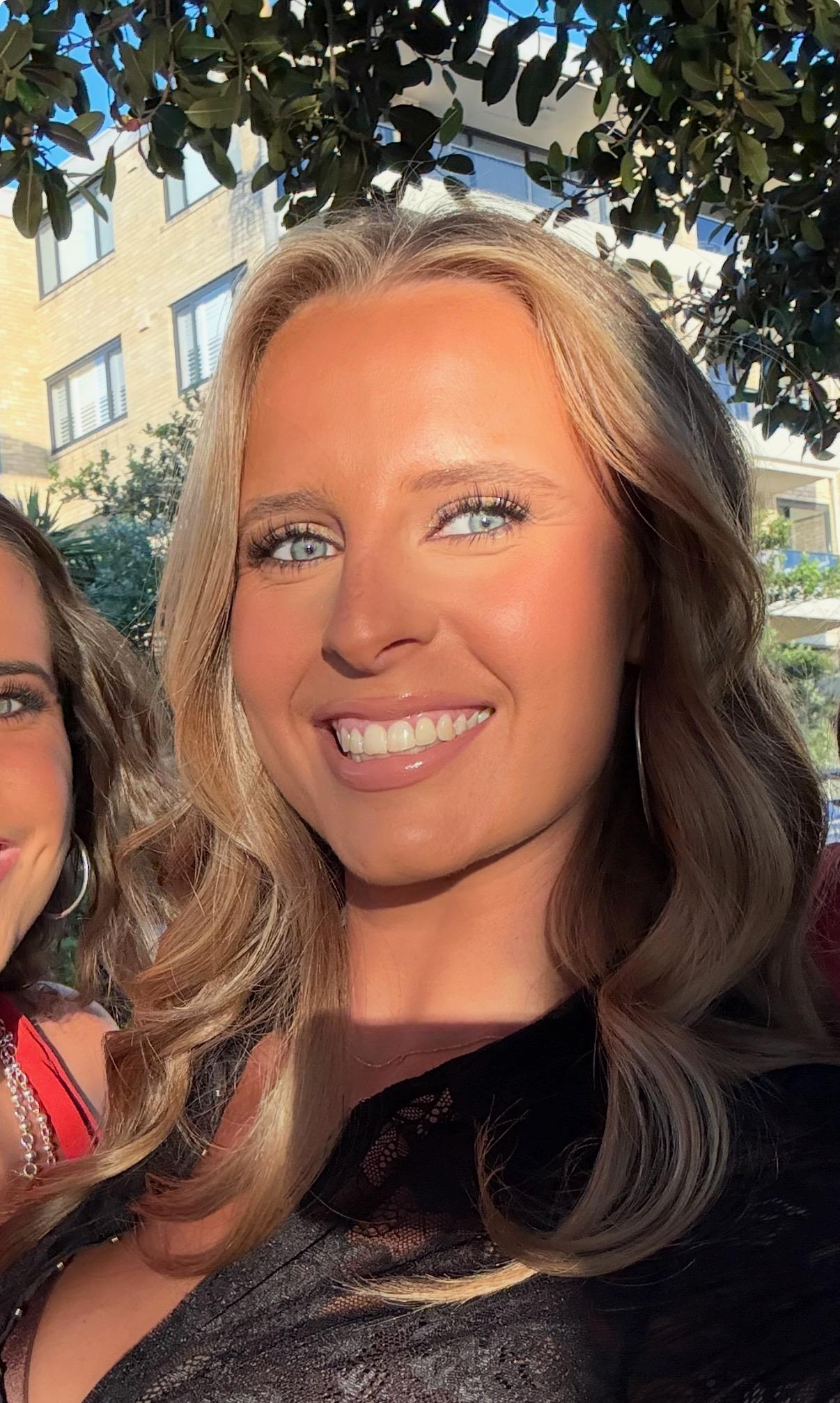 Sienna — mobile makeup artist