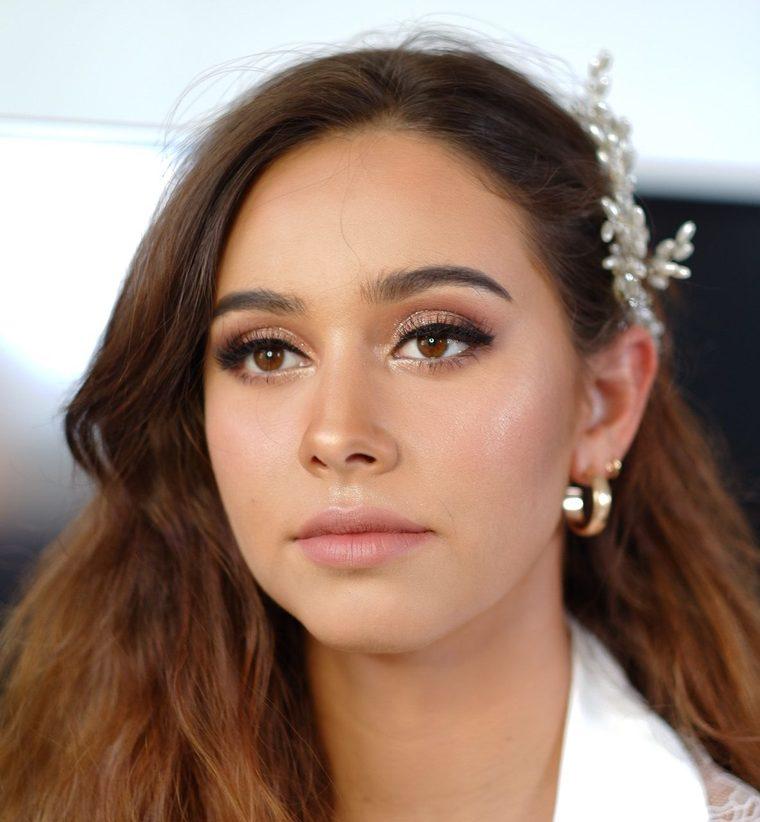 Ava — mobile makeup artist