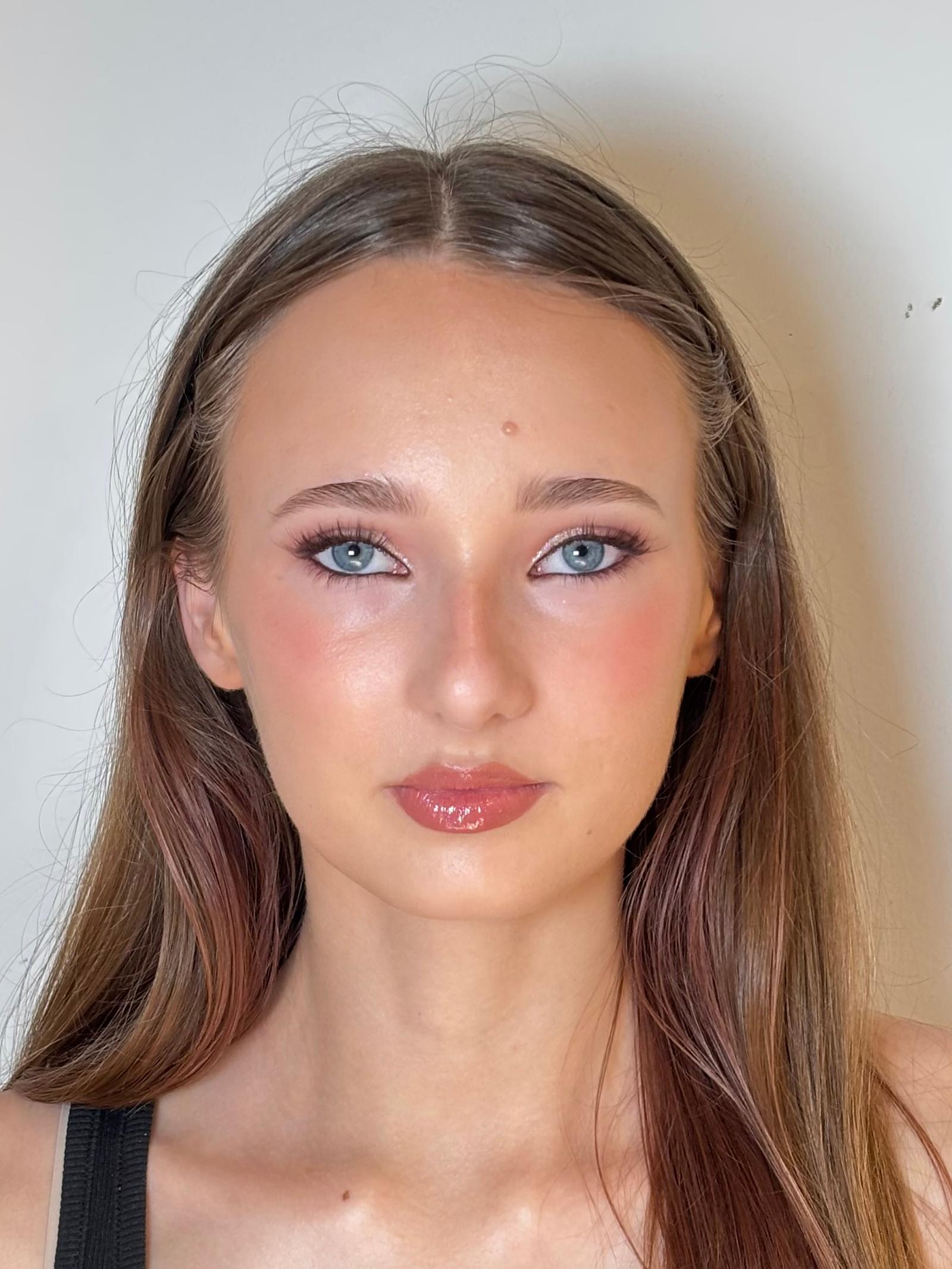 Layla — makeup & hair artist