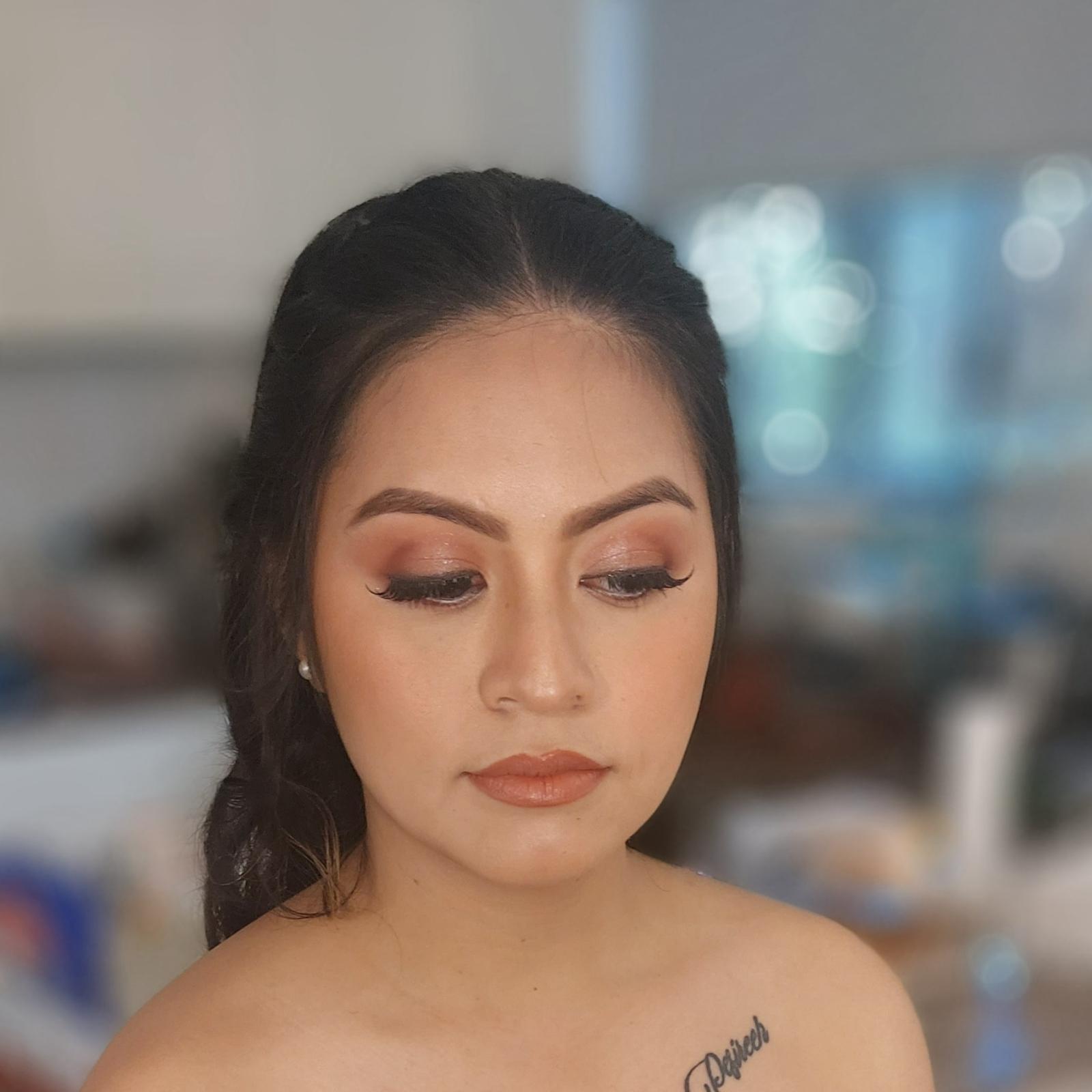 Madiha — makeup & hair artist
